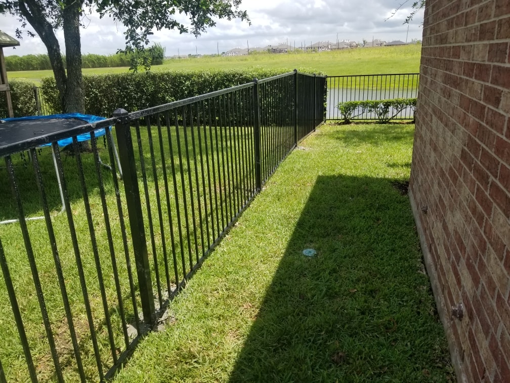 COMMERCIAL FENCE REPLACEMENT